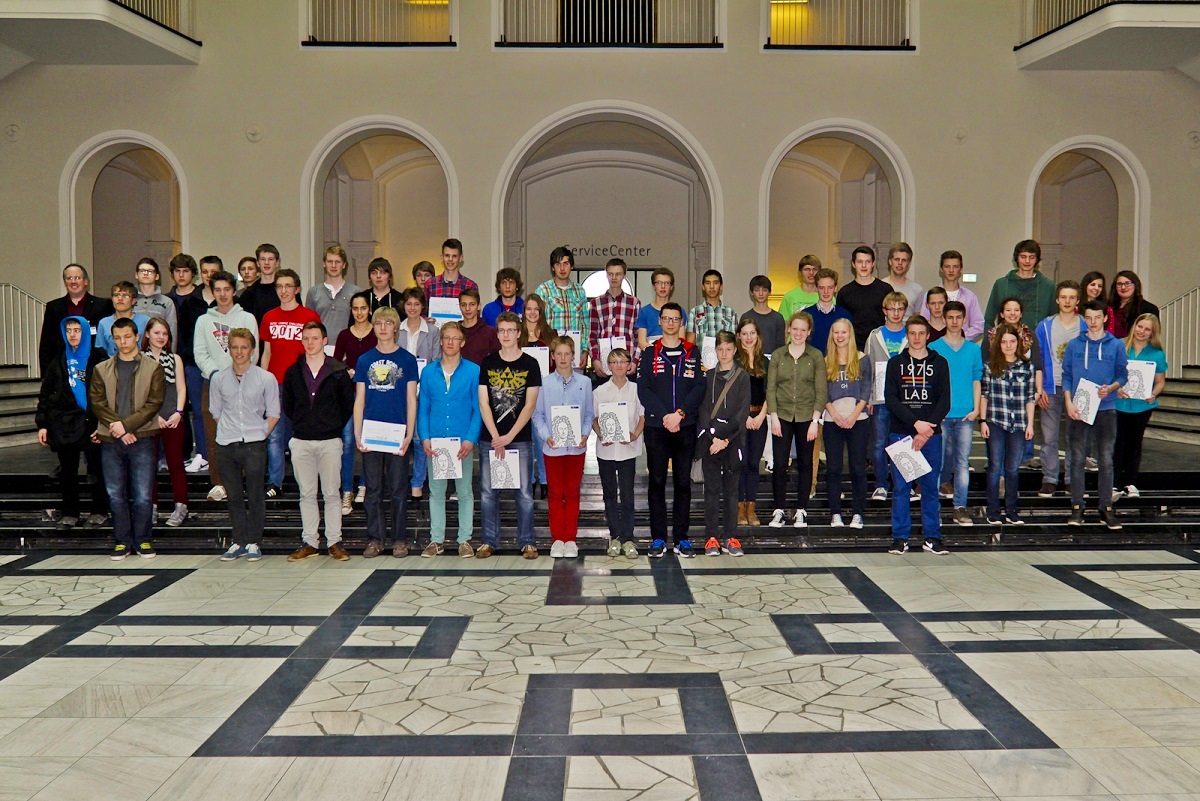 Participants of the sixth pupils' day at the Leibniz Universität Hannover (LUH) am 20. März 2014.