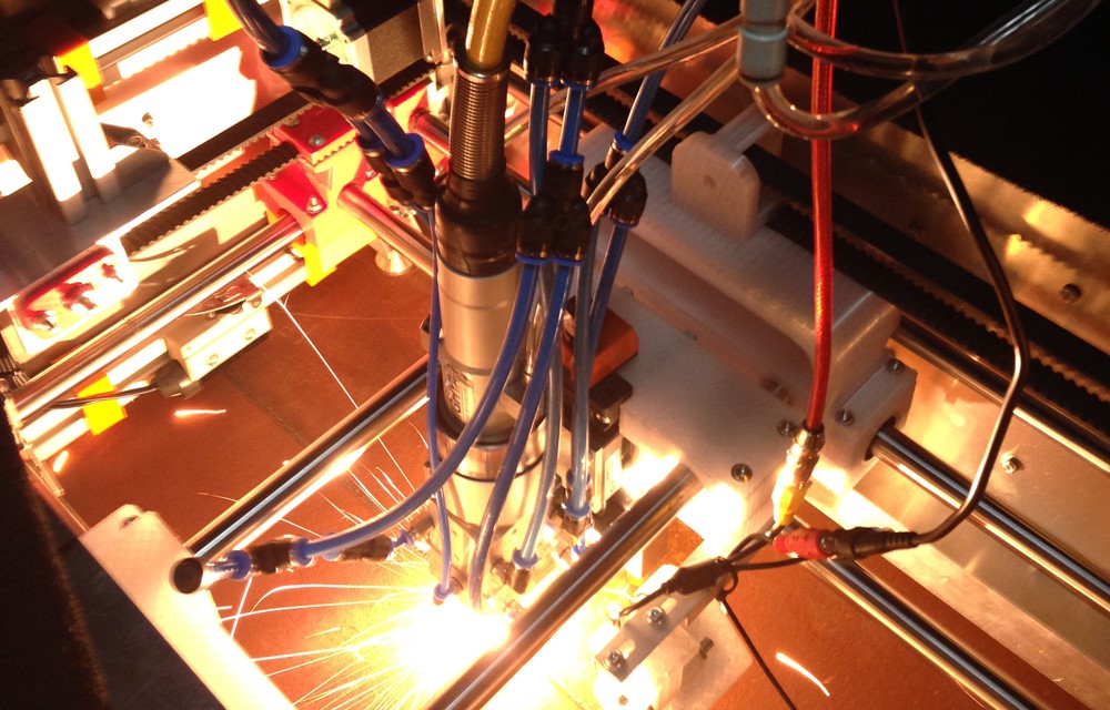 Wenn der Laser zum Werkstück kommt: Einsatz des mobilen Laserbearbeitungssystems. (Foto: LZH)