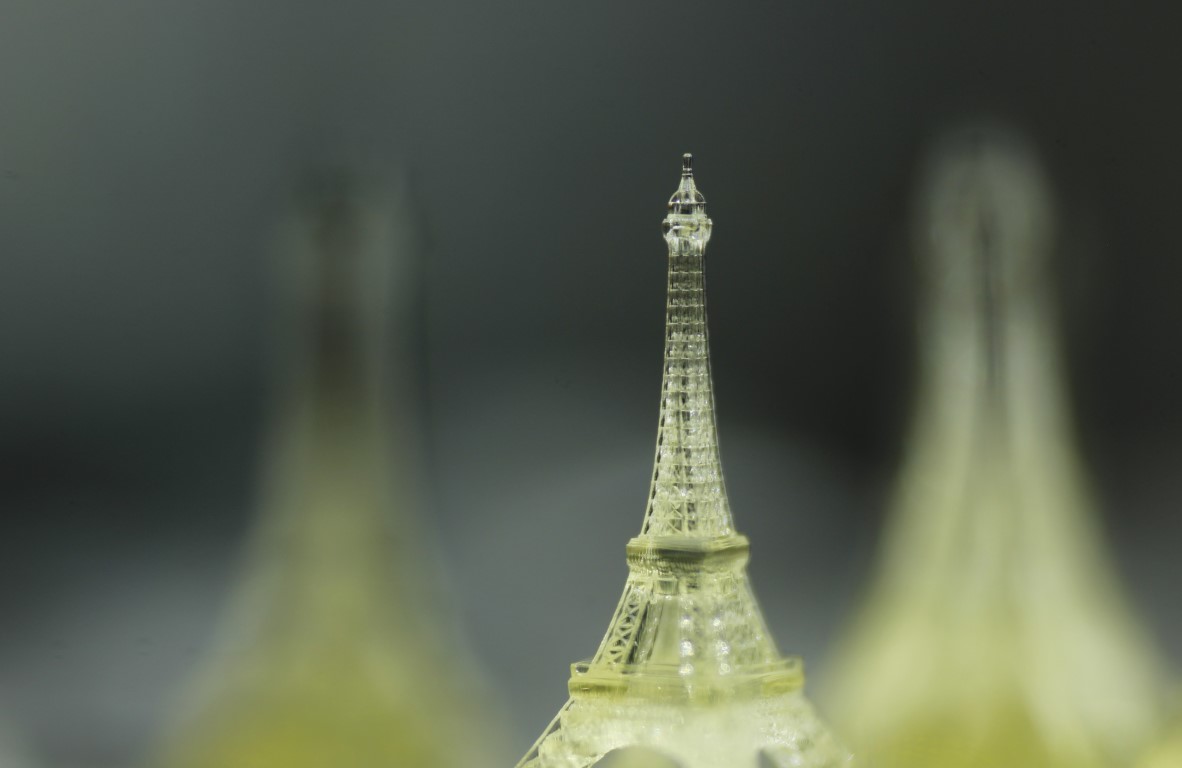 Miniature Eiffel Tower made by micro stereolithography (photo: LZH)