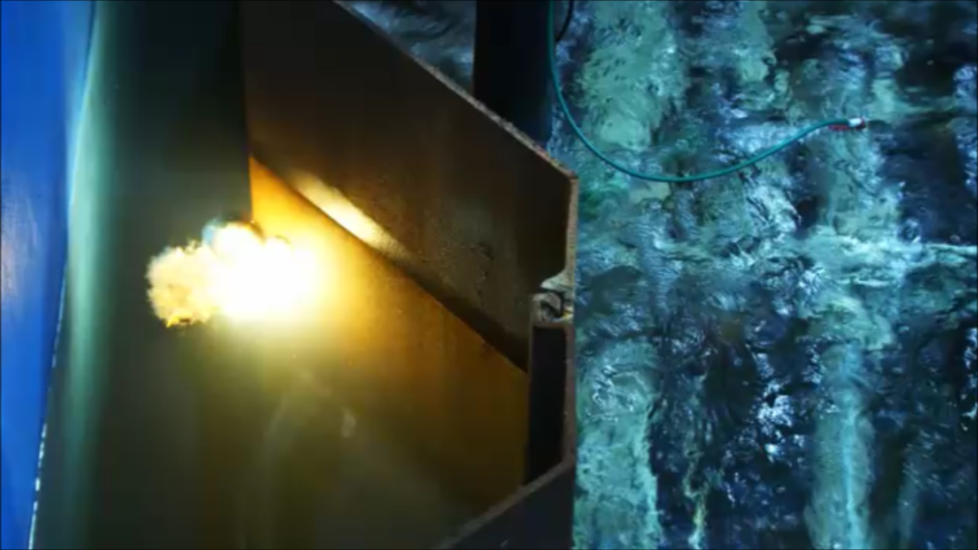 Bild 2: Laserschneiden unter Wasser (Foto: IGF-Forschungsvorhaben 18.281N, gefördert vom BMWi)