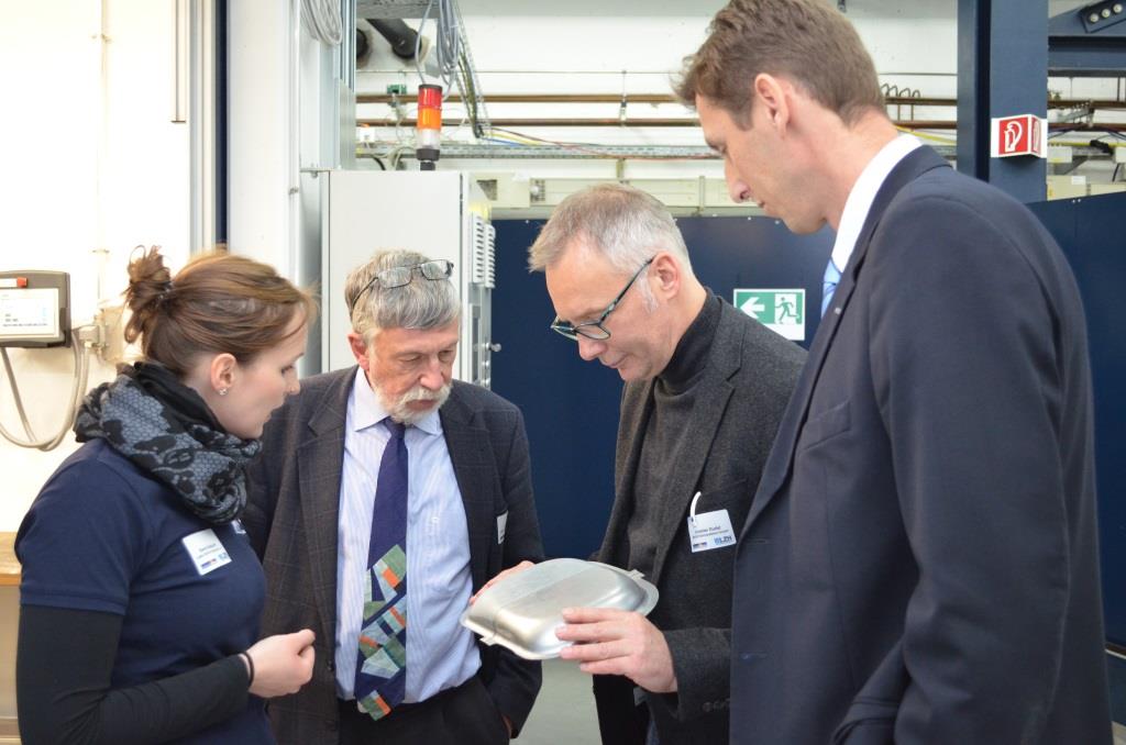 Im Versuchsfeld des LZH konnten sich die Teilnehmer am Innovationstag Prozesse live ansehen. Foto: LZH