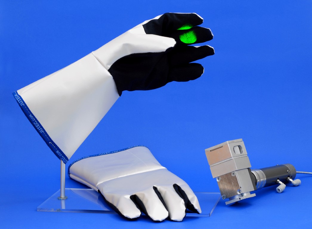 Intelligent Protective Clothing for HighOutput Lasers Laser Zentrum