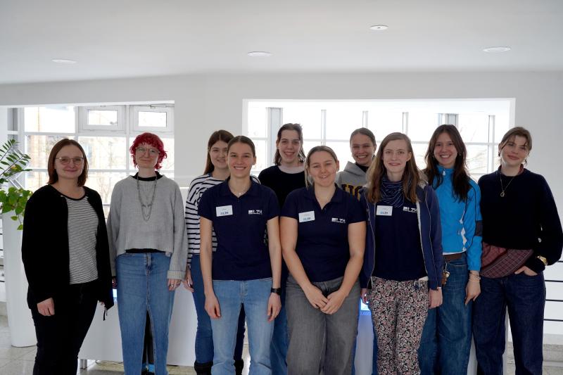 Besuch-Technikantinnen 2