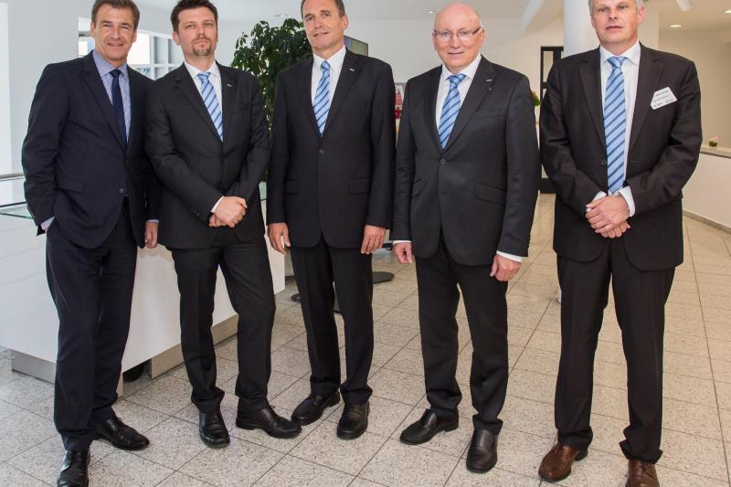 Figure 3: Vorstand des LZH (f.l.t.r.): Dr. Volker Schmidt, Dr. Dietmar Kracht, Klaus Ulbrich, Prof. Wolfgang Ertmer and Prof. Ludger Overmeyer. (Photo: LZH)