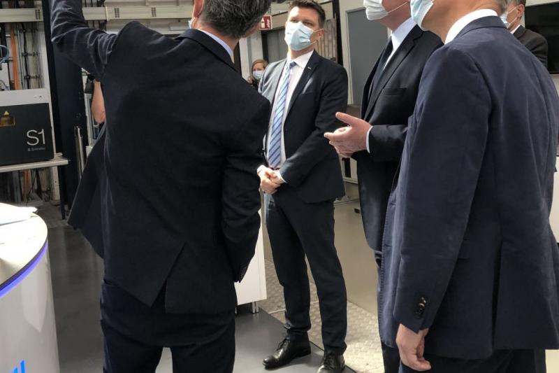 Dr. Bernd Althusmann, Niedersachsen’s Minister of Economics with the directors of rpm, Meko and LZH (v.l.n.r. Dr. Jörg Gerken, rpm, Dr. Dietmar Kracht, LZH, Dr. Clemens Meyer-Kobbe, MeKo)