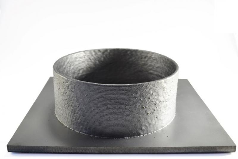 Figure 2: Laser-additive manufacturing by deposition welding can generate macro parts at high process speeds – for example for prototype construction. (Photo: LZH)