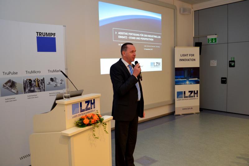 Dr.-Ing. Stefan Kaierle, Leiter der Abteilung Werkstoff- und Prozesstechnik am LZH, zeigte in seinem Vortrag die Perspektiven der Additiven Fertigung auf. (Foto: LZH)