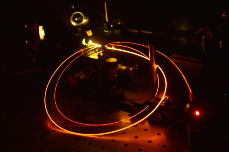 The LZH develops individual laser systems for applications in industry and research, for the use on earth or in space. (Photo: LZH)