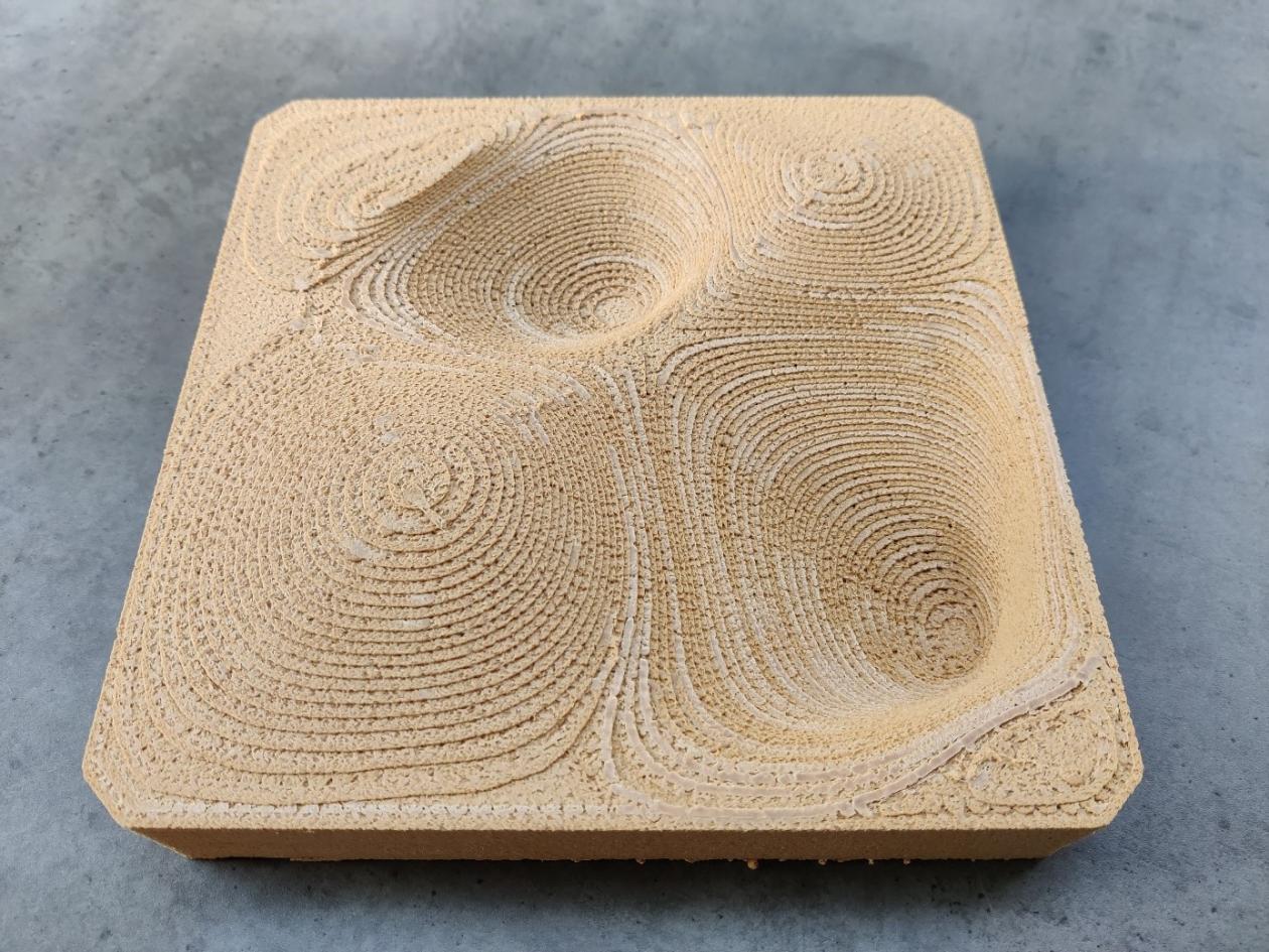 Kachel aus Holzkurzfaserfilament - In the project 3DNaturDruck, construction elements will be manufactured additively from natural fibers, such as here a free-form tile made of wood short fiber filament
