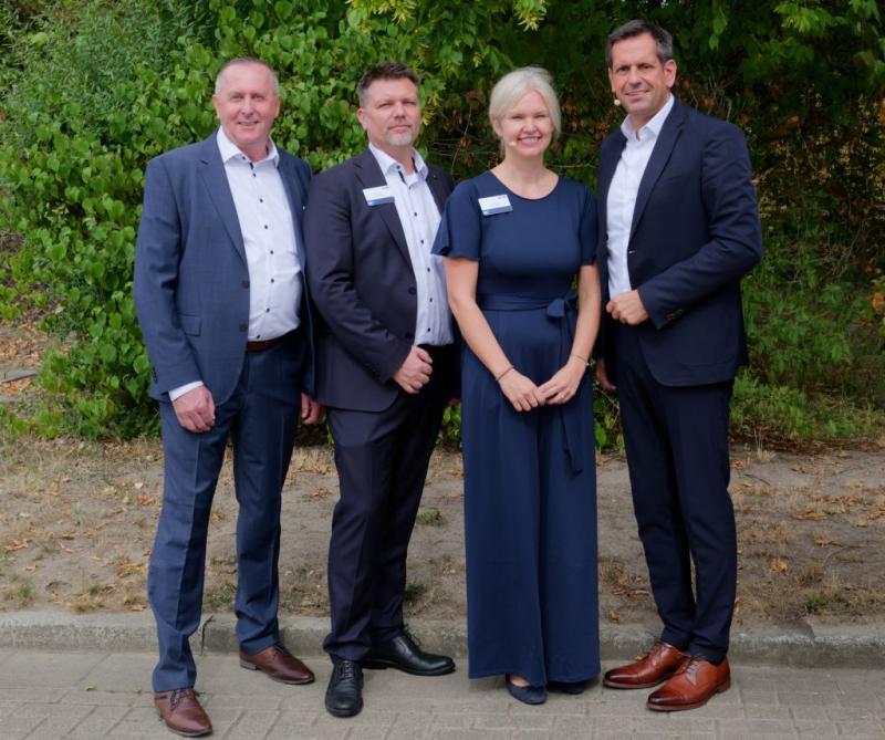Niedersachsens Ministerpräsident Olaf Lies eröffnete zusammen mit dem Geschäftsführenden Vorstand des LZH, Prof. Dr. Stefan Kaierle, Prof. Dr. Dietmar Kracht und Lena Bennefeld (v.r.n.l.) die Jubiläumsveranstaltung. (Foto: LZH)
