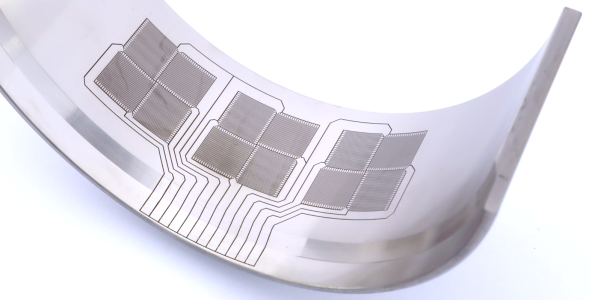 Das LZH bietet Unternehmen eine Vielzahl von Dienstleistungen an, etwa im Bereich Optische Schichten, Additive Fertigung, oder Lasermaterialbearbeitung, wie etwa hier zu sehen Dünnschichtdehnungssensoren. (Foto: LZH)