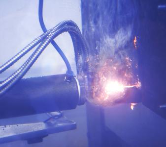 Underwater laser cutting offers enormous potential for the dismantling of reactor vessels. (Photo: LZH) Unterwasser Schweißen